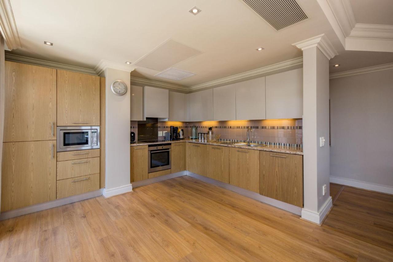 407 Royal Apartment *