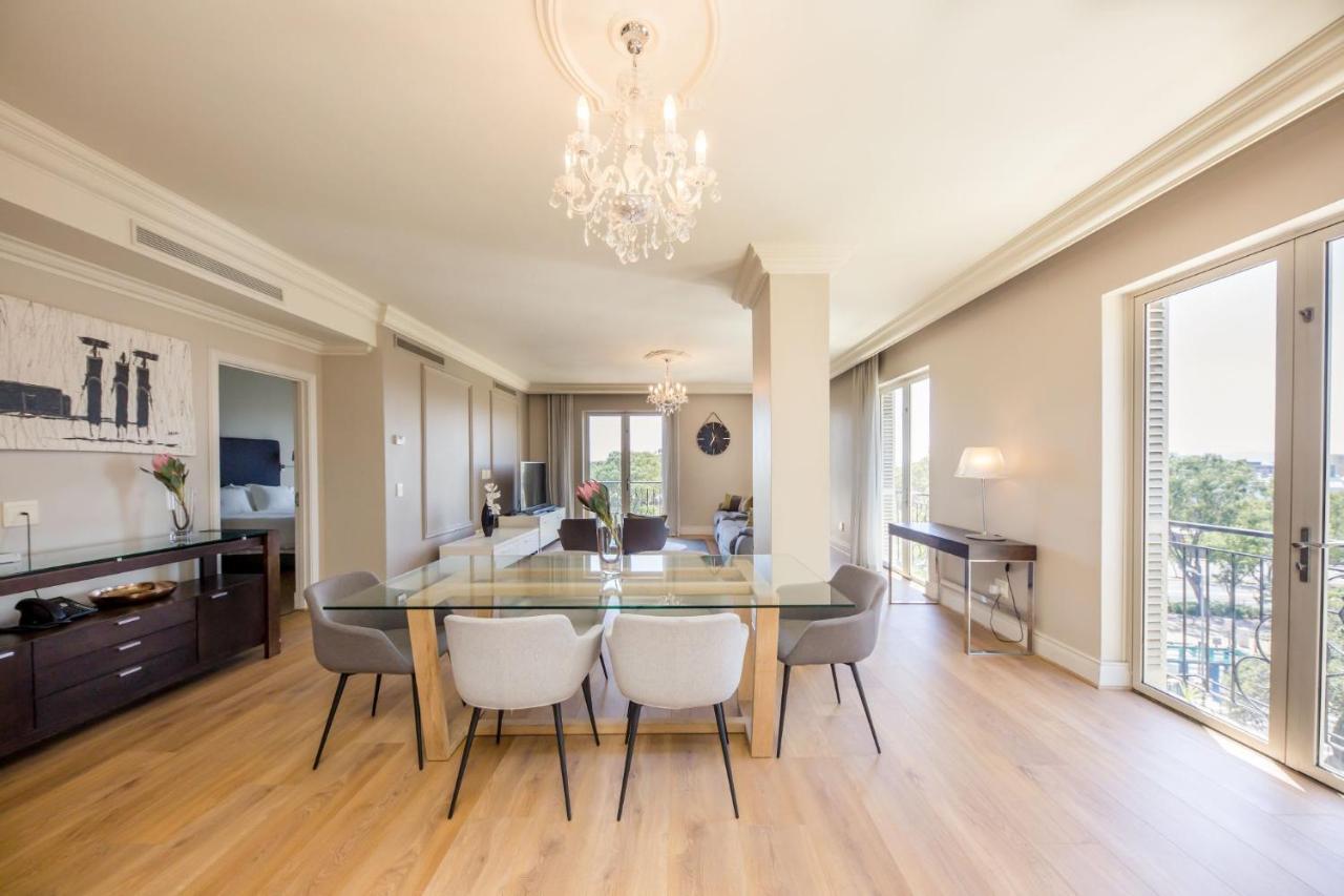 Apartment 407 Royal