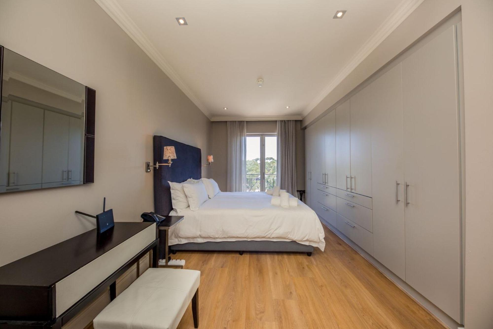 Apartment 407 Royal